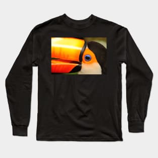 Quaint Bird: Portrait of a Toco Toucan at Iguassu, Brazil. Long Sleeve T-Shirt